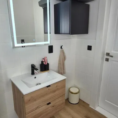 Lägenhet Hradecky Luxury